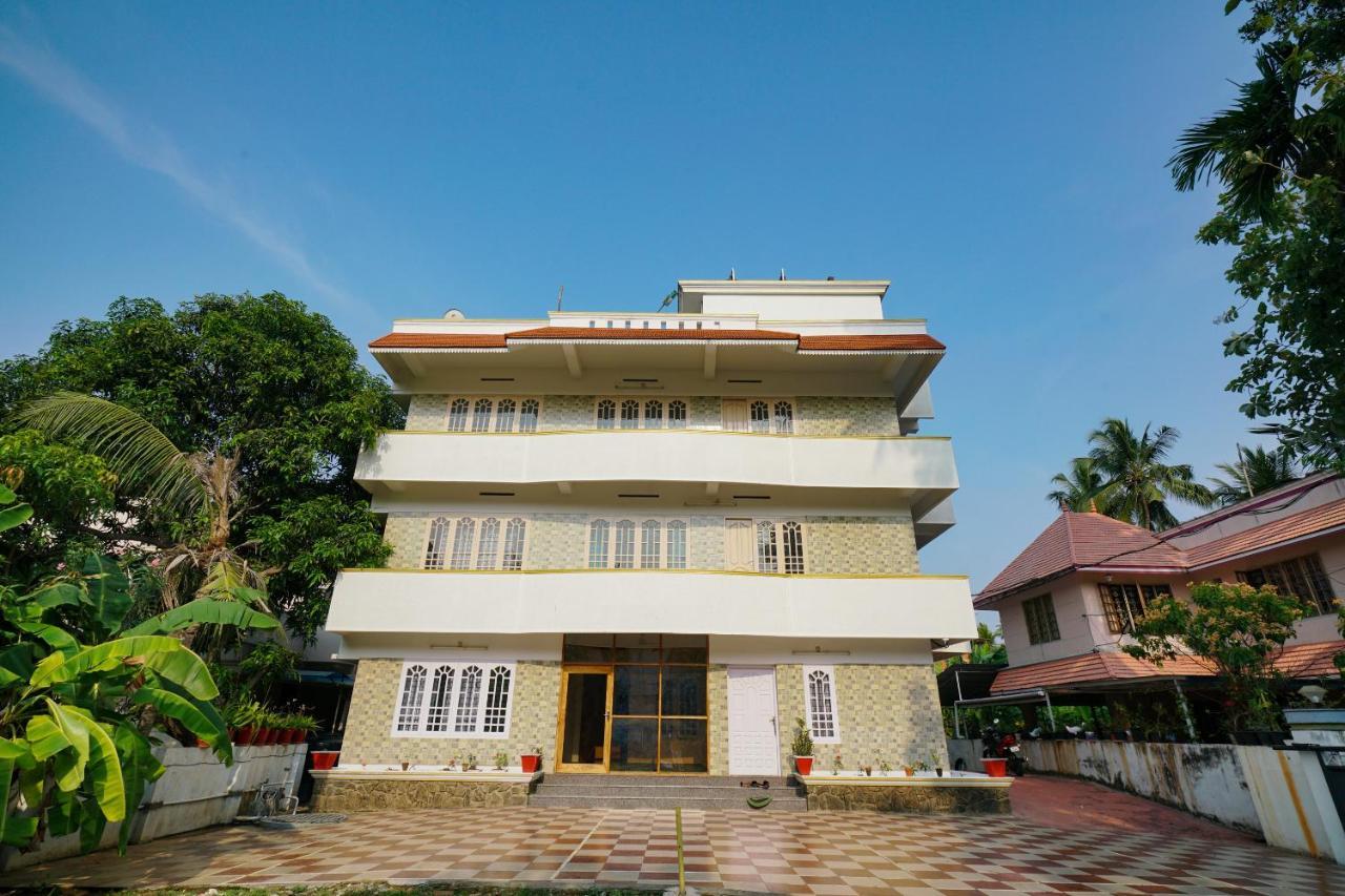 Oyo 78516 Kayvees Residency Hotel Thiruvananthapuram Exterior photo