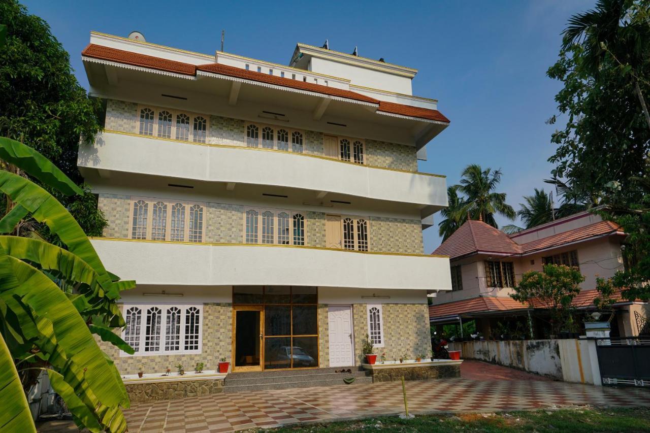 Oyo 78516 Kayvees Residency Hotel Thiruvananthapuram Exterior photo